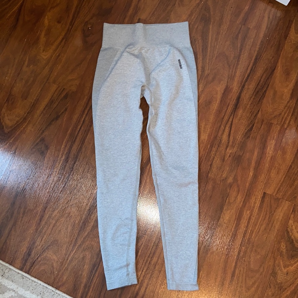 GREY GYMSHARK LEGGINGS
